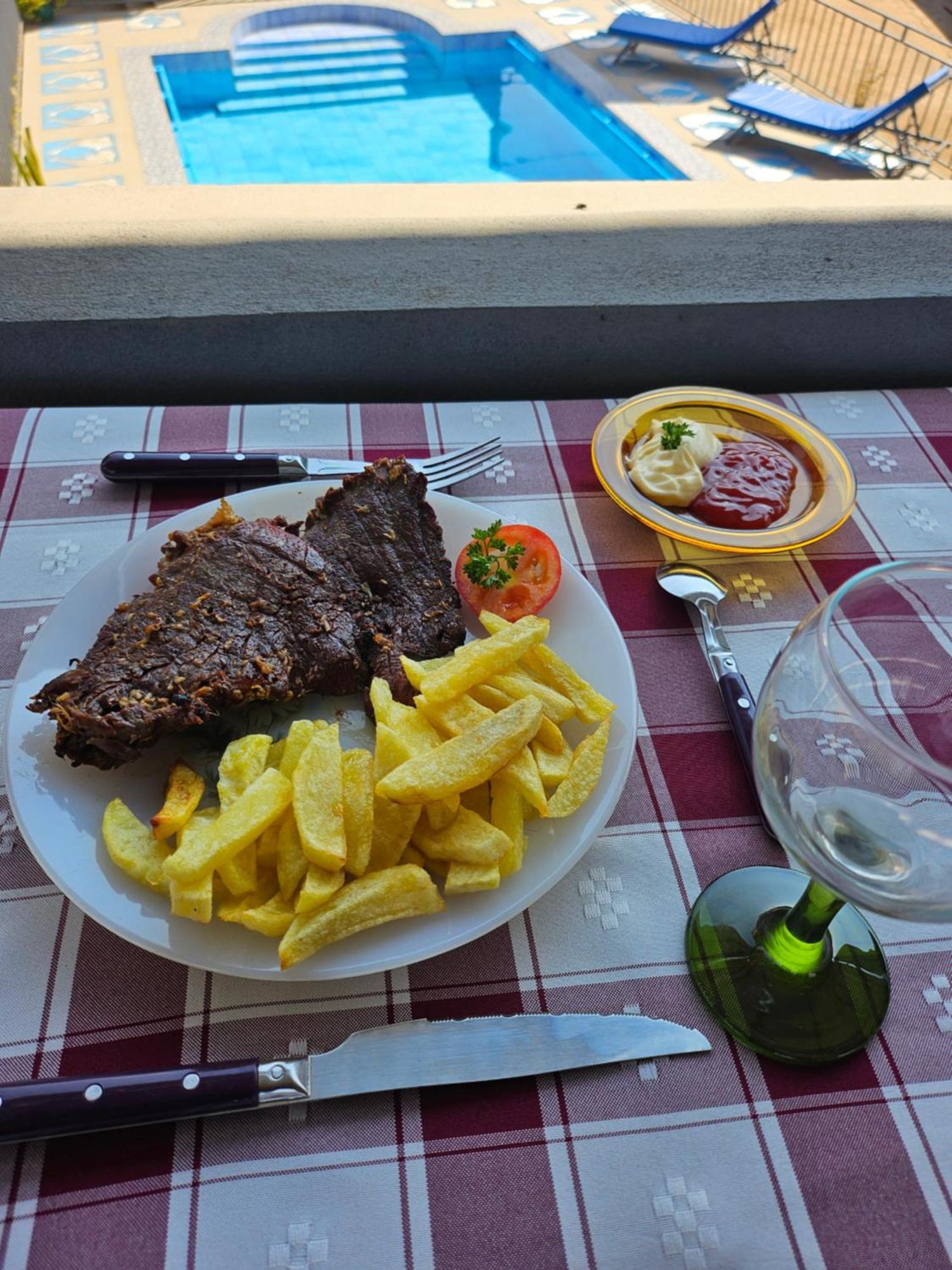 Bed and Breakfast Chez Joel Antsirabe Exterior foto