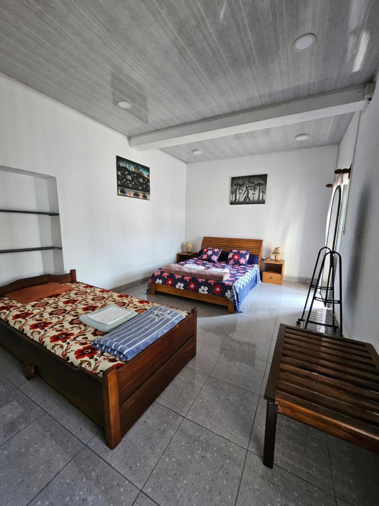 Bed and Breakfast Chez Joel Antsirabe Exterior foto