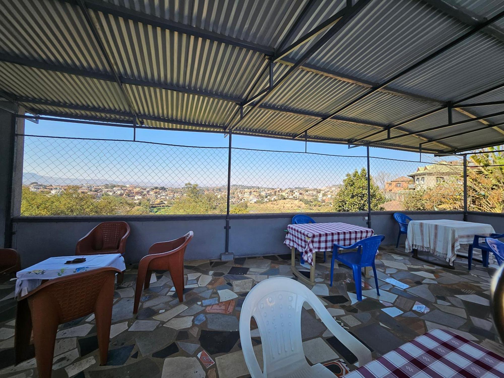Bed and Breakfast Chez Joel Antsirabe Exterior foto