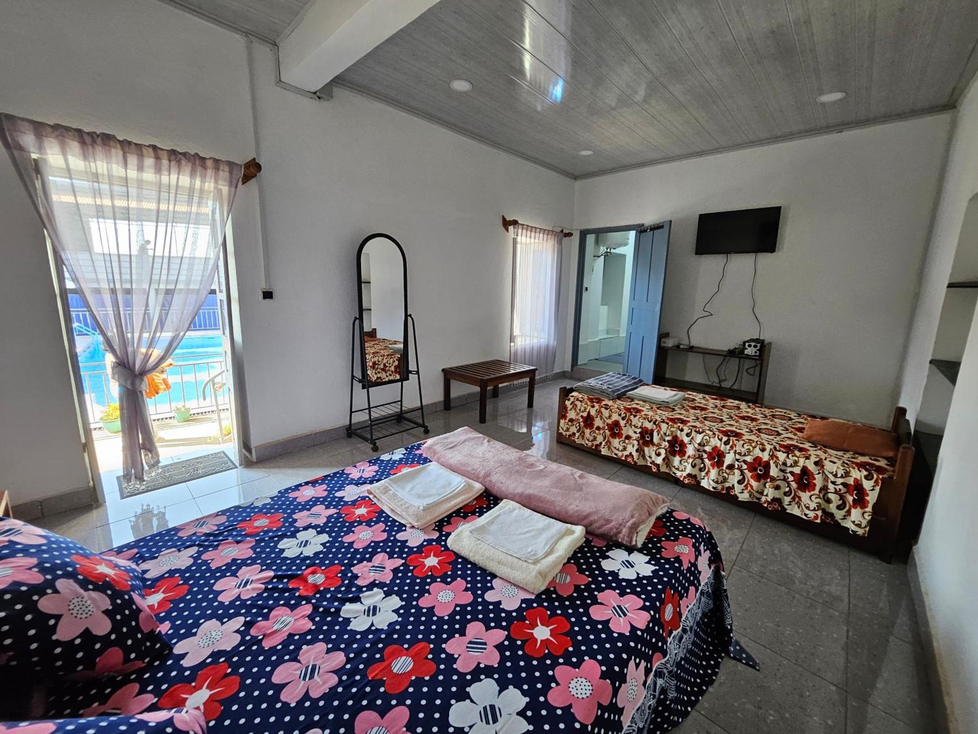 Bed and Breakfast Chez Joel Antsirabe Exterior foto