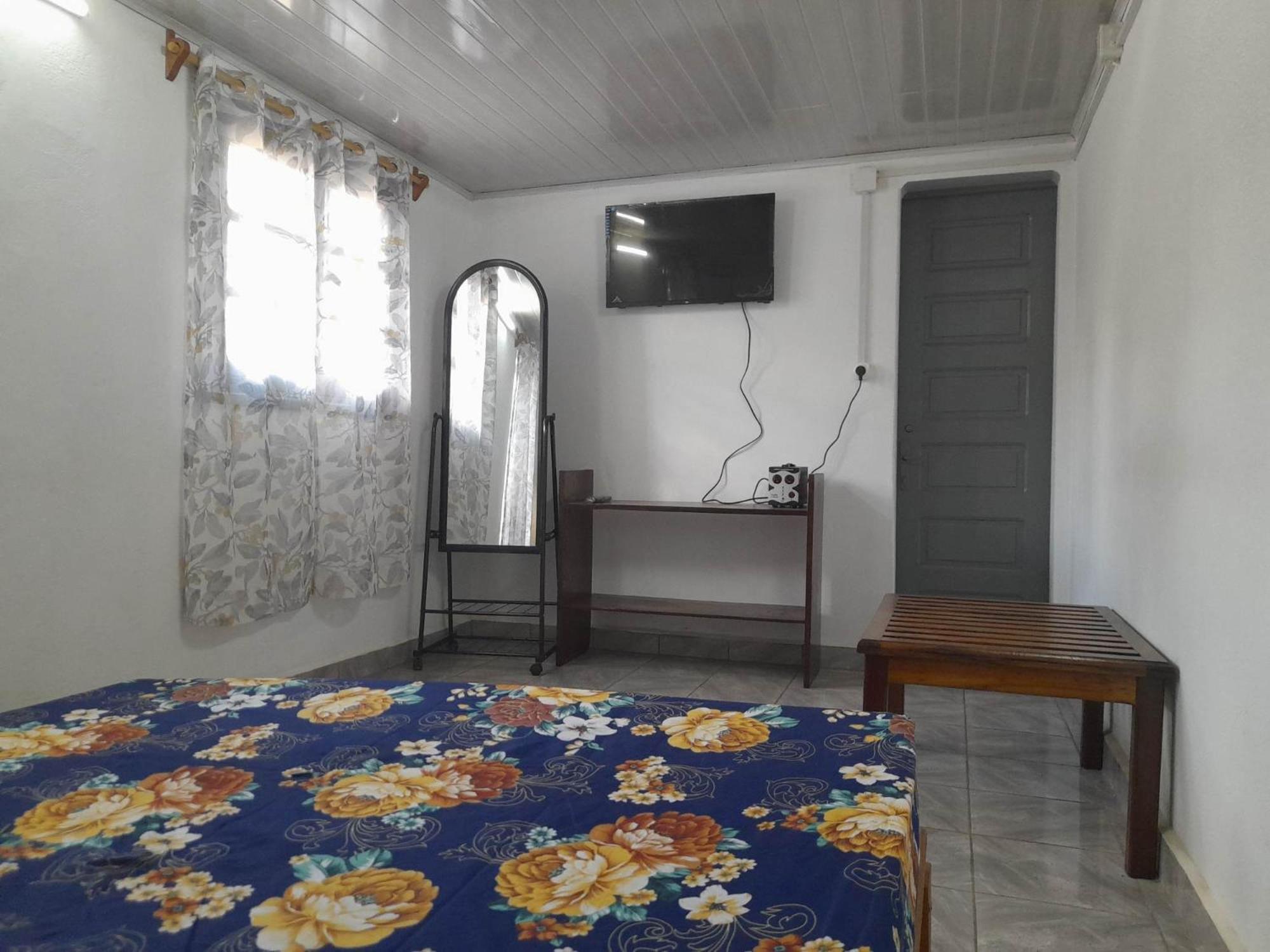 Bed and Breakfast Chez Joel Antsirabe Exterior foto